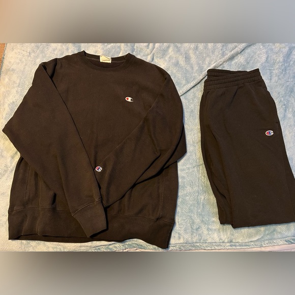 Unisex Champion Crewneck & Sweatpants - Picture 2 of 3